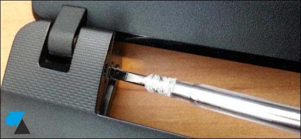 open Asus netbook disassemble screw screwdriver