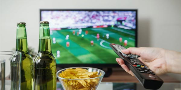 foot tv biere chips