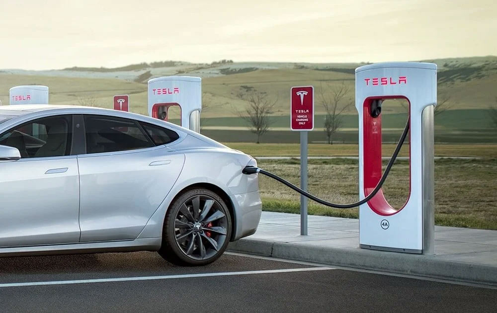Tesla : voir où sont les SuperCharger à proximité, leur tarif et leur disponibilité
