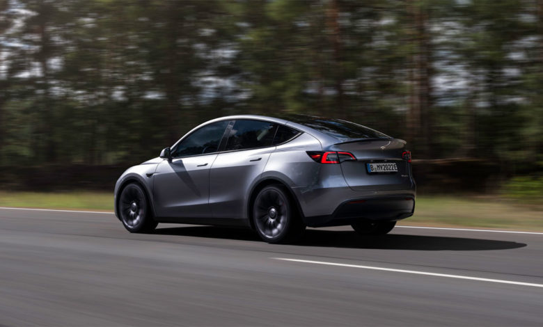 tesla model y gris quiksilver