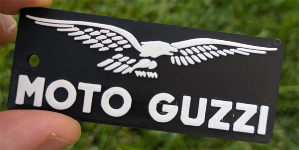 moto guzzi porte cles